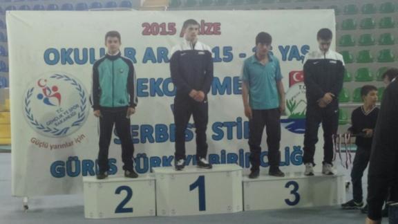 Pursaklar Güreş Şampiyonasında Türkiye Üçüncüsü Oldu