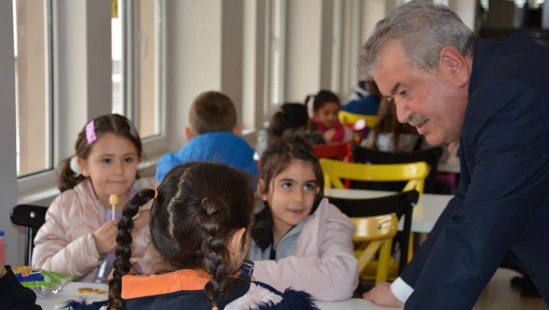 Kaymakamımız Mehmet Yıldız ve İlçe Milli Eğitim Müdürümüz Mustafa Kılıçgil Özel Muradiye Nene Hatun Okullarına Teşekkür Ziyaretinde Bulundular