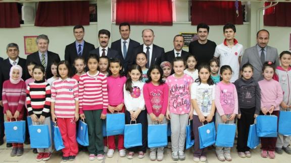 İL Milli Eğitim Müdürümüz sayın Erol BOZKURT ve İlçe Milli Eğitim Müdürümüz sayın Adnan GÜRBÜZ Saray İlkokulunu ziyaret etti.