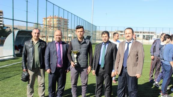 Pursaklar Gençler İlçe Futbol Birincilik Müsabakası Ödül Töreni Yapıldı.