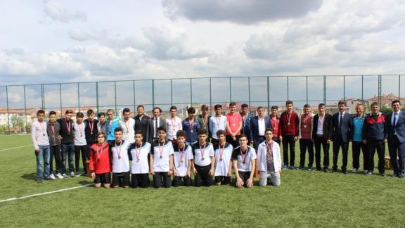 Pursaklar Okul Sporları Gençler (Liseler Arası) Futsal Madalya Töreni Yapıldı.