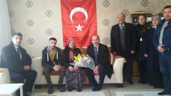 İlçe Milli Eğitim Müdürümüz 15 Temmuz Şehidi Ali İhsan LEZGİnin Ailesini Ziyaret Etti.
