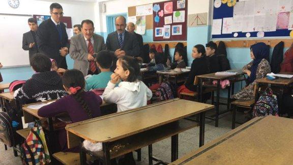  Pursaklar Kaymakamımız,Pursaklar Belediye Başkanımız ve Pursaklar İlçe Milli Eğitim Müdürümüz Saray İlkokulunu ve Abdurrahim Karakoç Ortaokulunu Ziyaret Etti