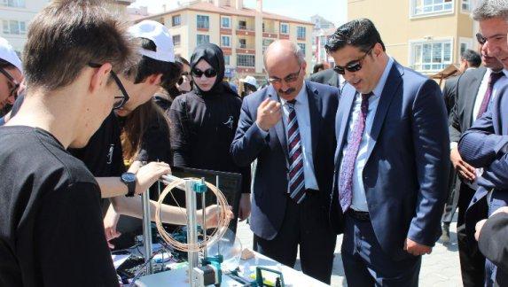 Teknoloji ve Tasarım Şenliği ile Tübitak-4006 Fuarı Pursaklar Fen Lisesinde Gerçekleştirildi