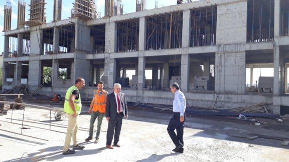 İlçe Müdürümüz Sayın Mustafa KILIÇGİL, yapımı devam okul inşaatlarının denetiminde...